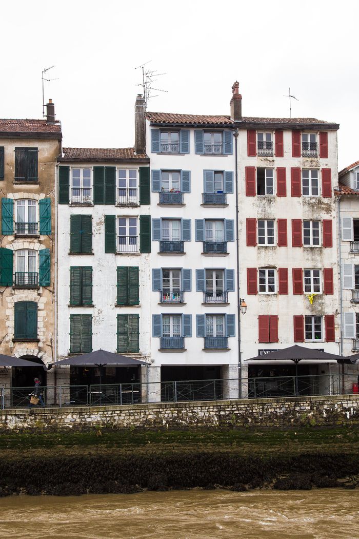 France - Bayonne - houses rivers